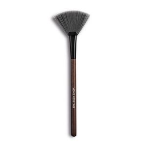 New The Body Shop Cruelty Free Fan Makeup Brush